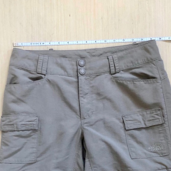 Tan North Face convertible pants. Size US 8. - Picture 12 of 13